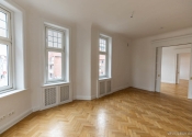 Immobilie Elmshorn - Gehobene 5-Zimmer-Wohnung mit Altbaucharme in direkter City-Lage zu vermieten!