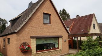 Immobilie Kaltenkirchen - Kaltenkirchen: Schmuckes Einfamilienhaus und dazu noch einen Bauplatz!