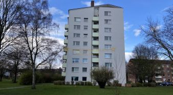 Immobilie Lübeck - Frei lieferbare Zweizimmerwohnung in Sackgassenlage auf schönem Erbbaurechtsgrundstück