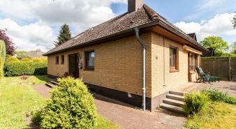 Immobilie Norderstedt - Einfamilienhaus mit 2 Wohneinheiten in toller, begehrter und ruhiger Einfamilienhaus-Lage