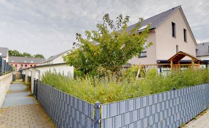 Neuwertiges Endreihenhaus in familienfreundlicher Wohnlage - ohne Schrägen, ausgebautes Dachgeschoss