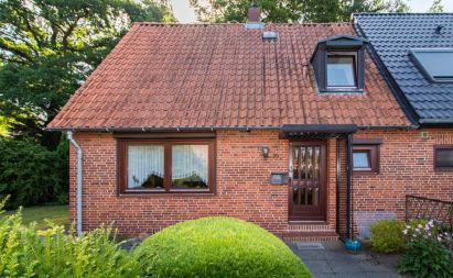 360° Rundgang - Kleines Haus mit viel Potential  in toller Lage von Bönningstedt