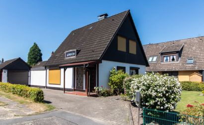 360° Rundgang - Modernisierungsbedürftiges  Einfamilienhaus auf großem Erbpachtgrundstück in Halstenbek